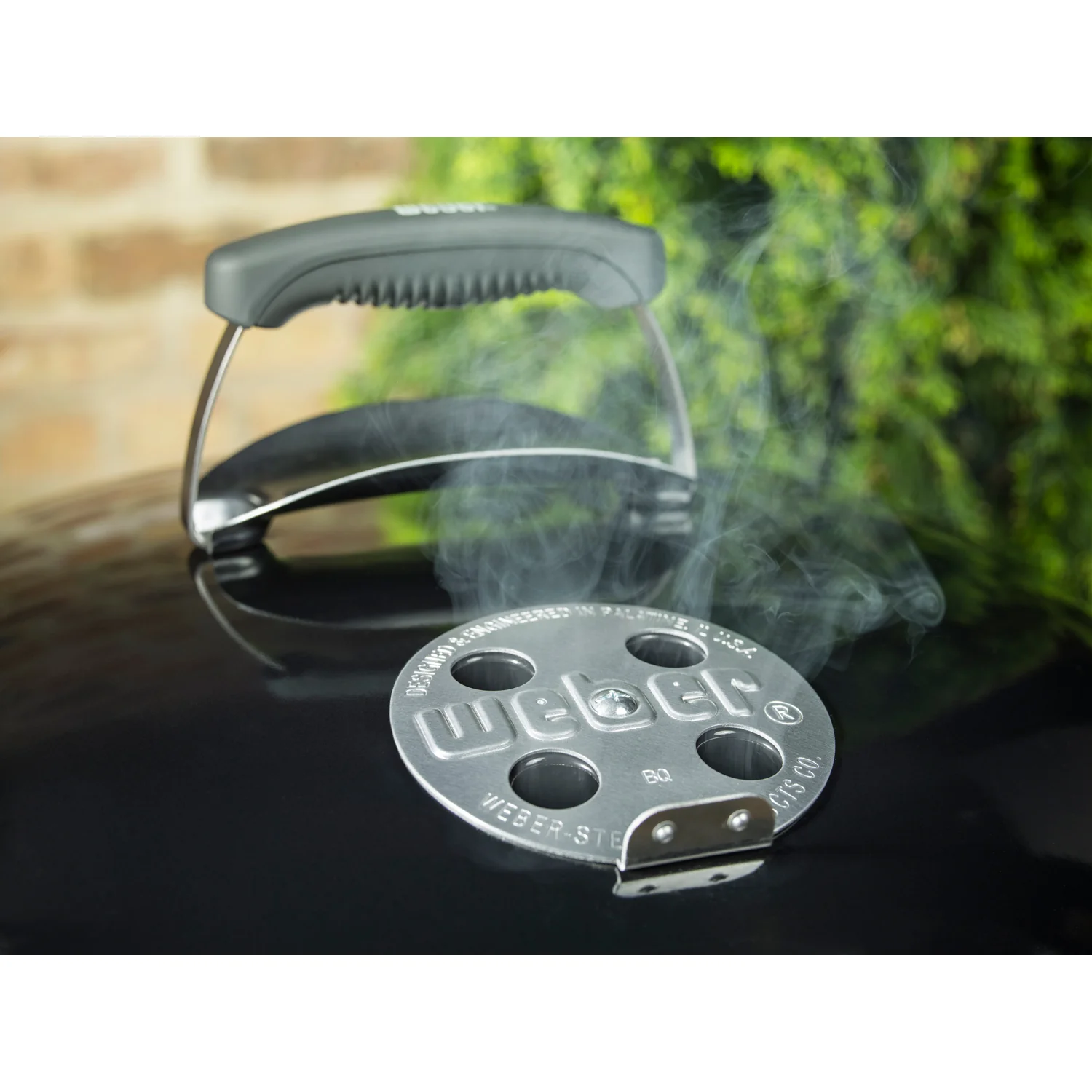 22 Inch Original Kettle Charcoal Grill 741001