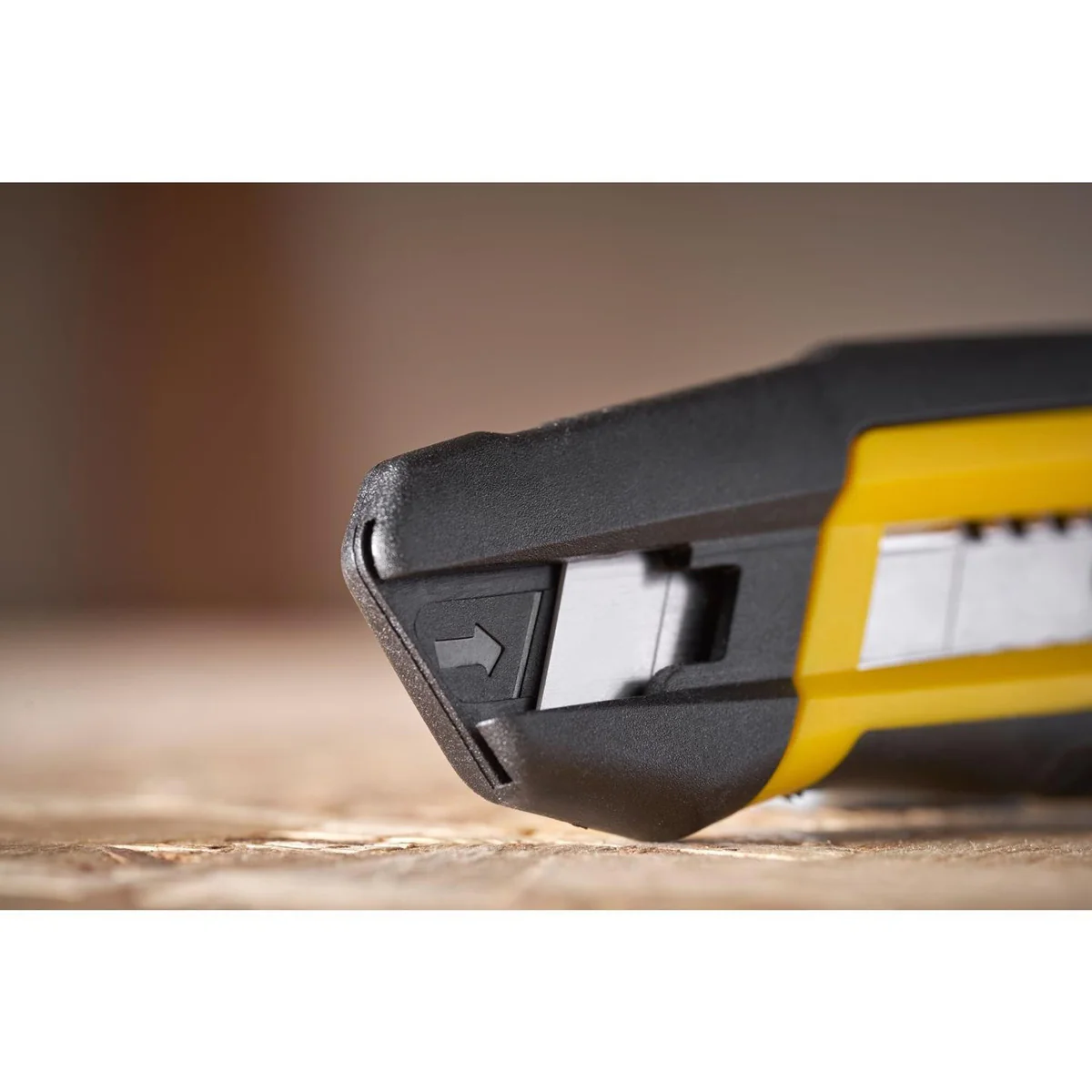 6.10 in. Snap Knife, Black & Yellow